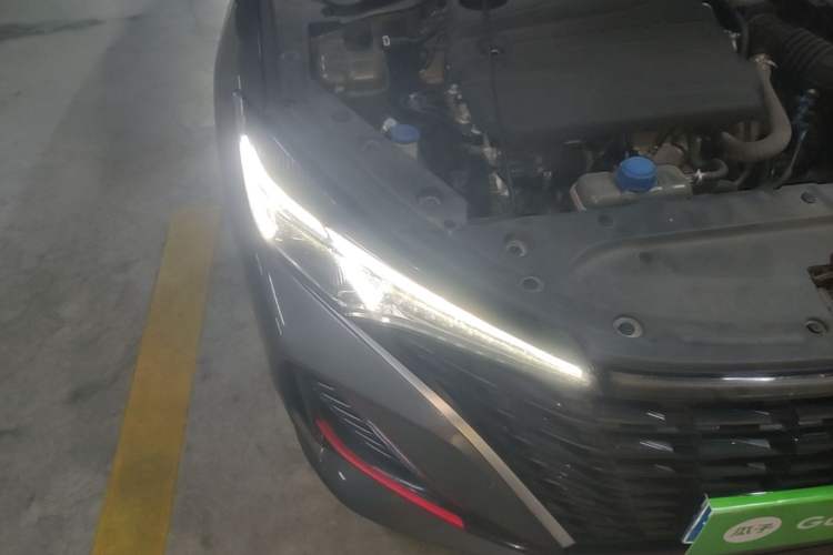Used CHANGAN Eado 2023 Changan Edition PLUS Blue Whale NE 1.4T GDI DCT Prestige Version Right Front Headlight