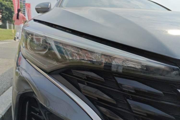 Used CHANGAN Eado 2023 Changan Edition PLUS Blue Whale NE 1.4T GDI DCT Prestige Version Right Front Headlight