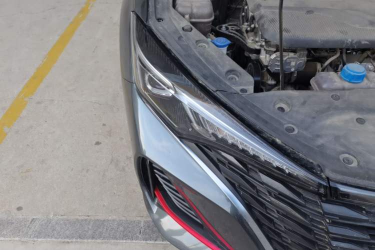 Used CHANGAN Eado 2023 Changan Edition PLUS Blue Whale NE 1.4T GDI DCT Prestige Version Right Front Headlight