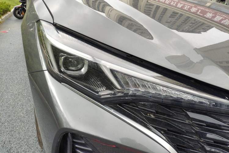 Used CHANGAN Eado 2023 Changan Edition PLUS Blue Whale NE 1.4T GDI DCT Prestige Version Right Front Headlight