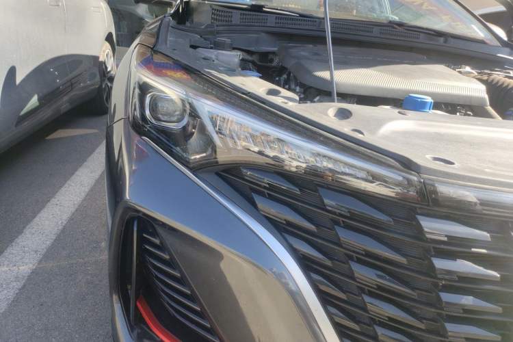 Used CHANGAN Eado 2023 Changan Edition PLUS Blue Whale NE 1.4T GDI DCT Prestige Version Right Front Headlight