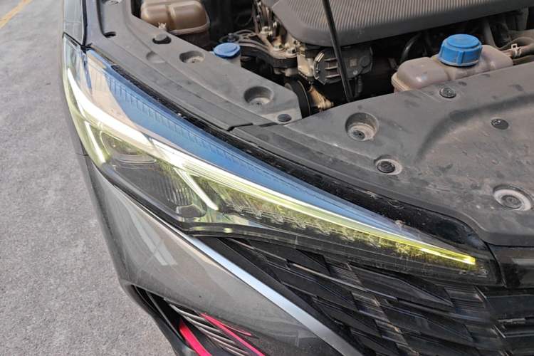 Used CHANGAN Eado 2023 Changan Edition PLUS Blue Whale NE 1.4T GDI DCT Prestige Version Right Front Headlight
