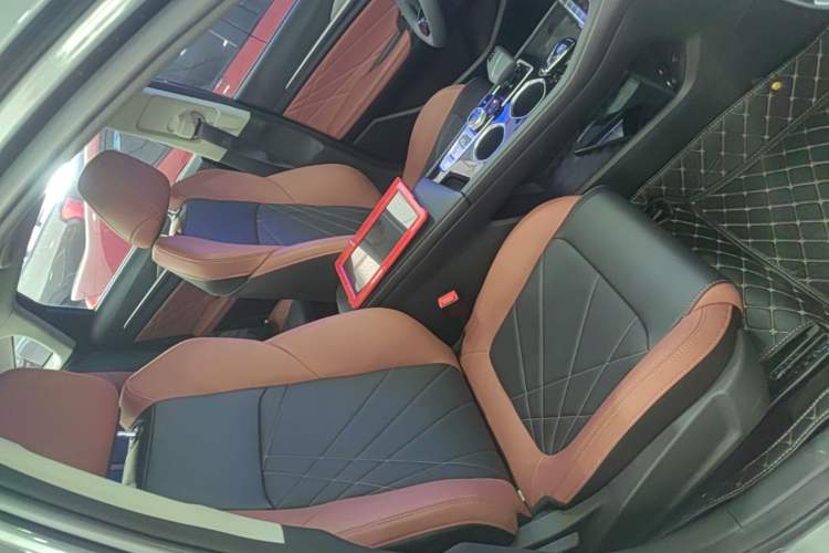 Used CHANGAN Eado 2023 Changan Edition PLUS Blue Whale NE 1.4T GDI DCT Prestige Version Right Front Seat