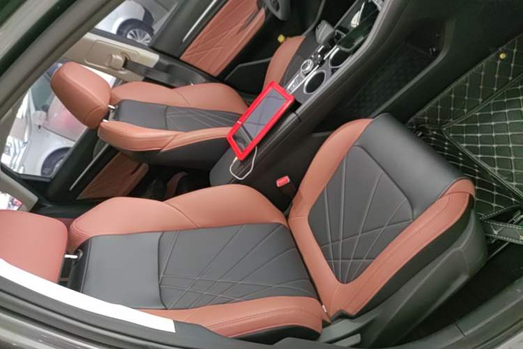 Used CHANGAN Eado 2023 Changan Edition PLUS Blue Whale NE 1.4T GDI DCT Prestige Version Right Front Seat