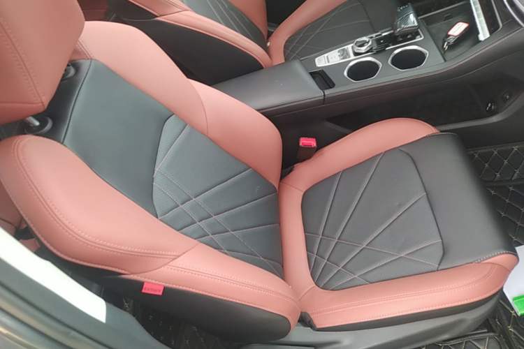 Used CHANGAN Eado 2023 Changan Edition PLUS Blue Whale NE 1.4T GDI DCT Prestige Version Right Front Seat