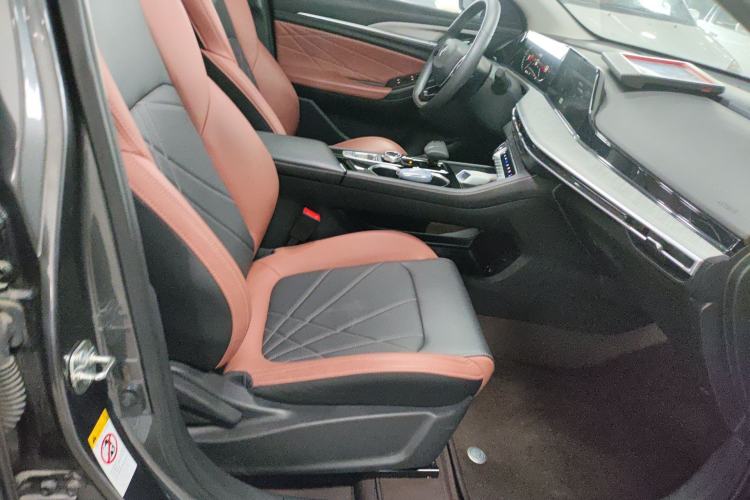 Used CHANGAN Eado 2023 Changan Edition PLUS Blue Whale NE 1.4T GDI DCT Prestige Version Right Front Seat