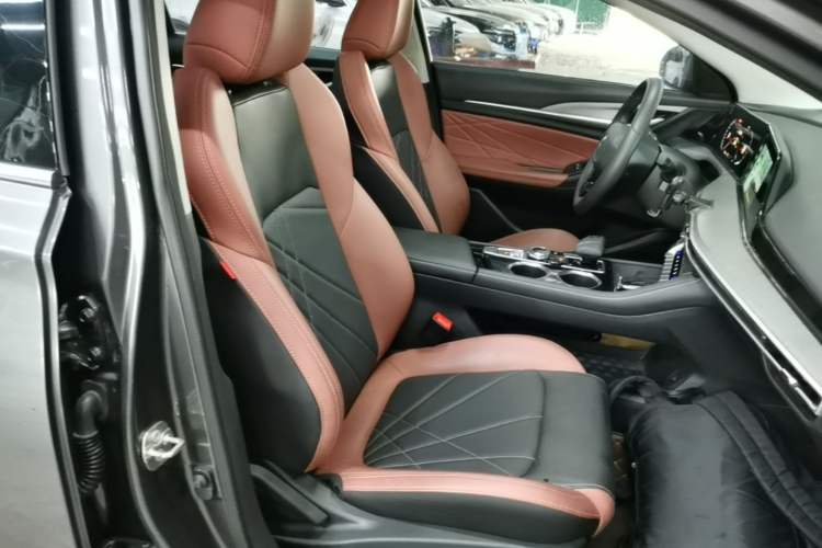 Used CHANGAN Eado 2023 Changan Edition PLUS Blue Whale NE 1.4T GDI DCT Prestige Version Right Front Seat