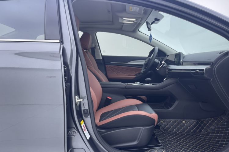 Used CHANGAN Eado 2023 Changan Edition PLUS Blue Whale NE 1.4T GDI DCT Prestige Version Right Front Seat