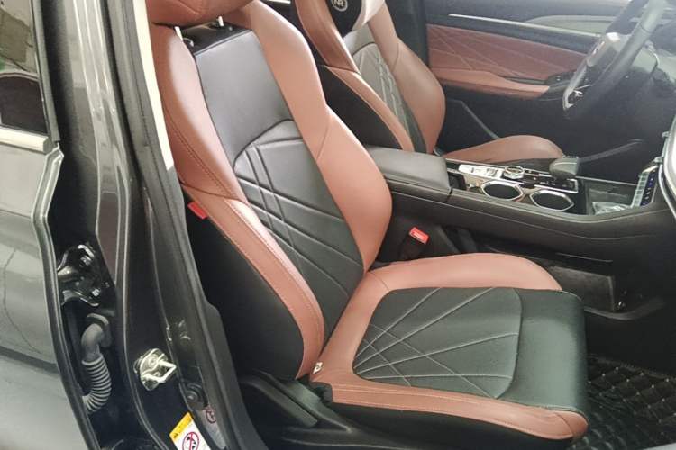 Used CHANGAN Eado 2023 Changan Edition PLUS Blue Whale NE 1.4T GDI DCT Prestige Version Right Front Seat