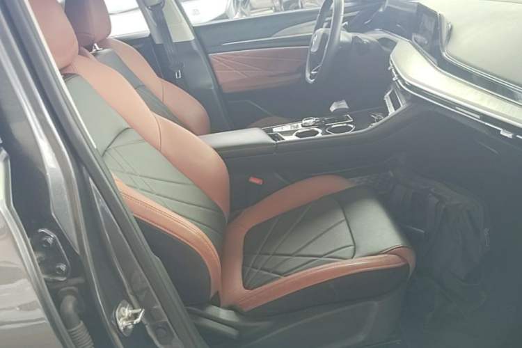 Used CHANGAN Eado 2023 Changan Edition PLUS Blue Whale NE 1.4T GDI DCT Prestige Version Right Front Seat