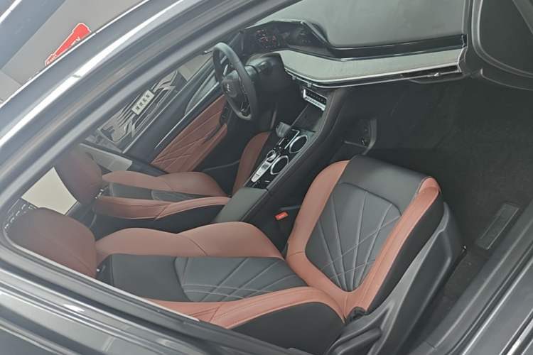 Used CHANGAN Eado 2023 Changan Edition PLUS Blue Whale NE 1.4T GDI DCT Prestige Version Right Front Seat