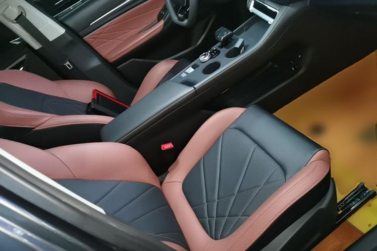 Used CHANGAN Eado 2023 Changan Edition PLUS Blue Whale NE 1.4T GDI DCT Prestige Version Right Front Seat