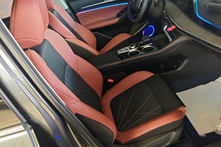 Used CHANGAN Eado 2023 Changan Edition PLUS Blue Whale NE 1.4T GDI DCT Prestige Version Right Front Seat