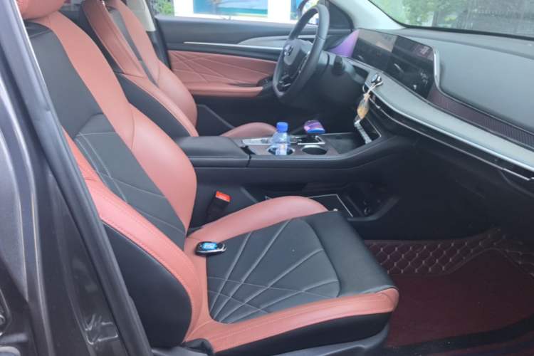 Used CHANGAN Eado 2023 Changan Edition PLUS Blue Whale NE 1.4T GDI DCT Prestige Version Right Front Seat