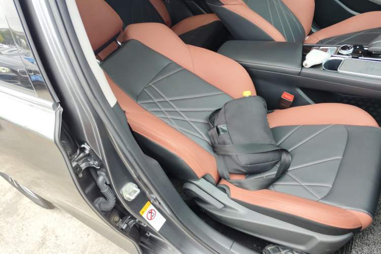 Used CHANGAN Eado 2023 Changan Edition PLUS Blue Whale NE 1.4T GDI DCT Prestige Version Right Front Seat
