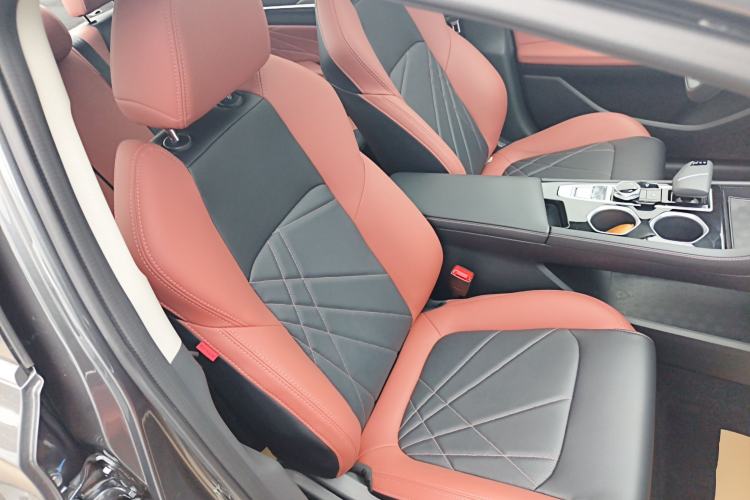 Used CHANGAN Eado 2023 Changan Edition PLUS Blue Whale NE 1.4T GDI DCT Prestige Version Right Front Seat