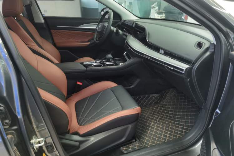 Used CHANGAN Eado 2023 Changan Edition PLUS Blue Whale NE 1.4T GDI DCT Prestige Version Right Front Seat