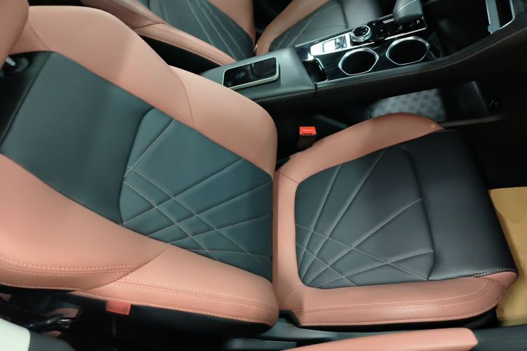 Used CHANGAN Eado 2023 Changan Edition PLUS Blue Whale NE 1.4T GDI DCT Prestige Version Right Front Seat