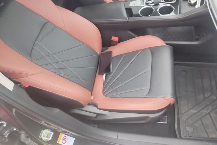 Used CHANGAN Eado 2023 Changan Edition PLUS Blue Whale NE 1.4T GDI DCT Prestige Version Right Front Seat