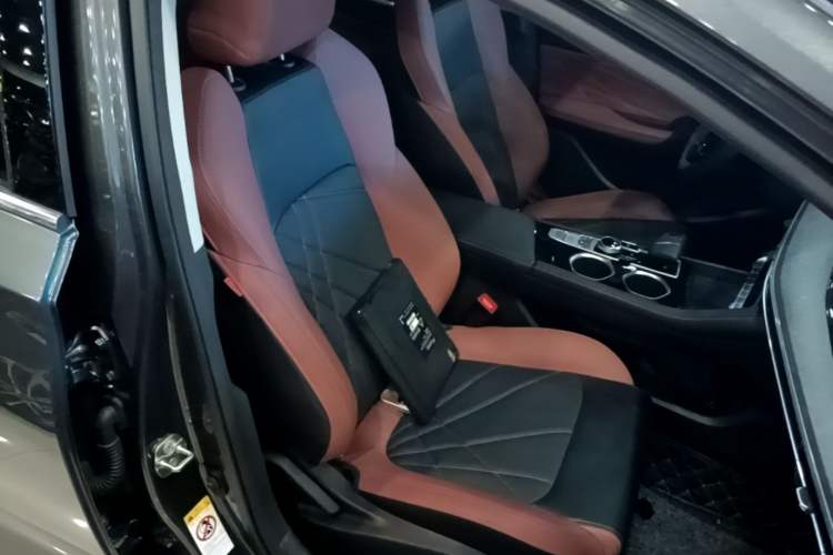 Used CHANGAN Eado 2023 Changan Edition PLUS Blue Whale NE 1.4T GDI DCT Prestige Version Right Front Seat