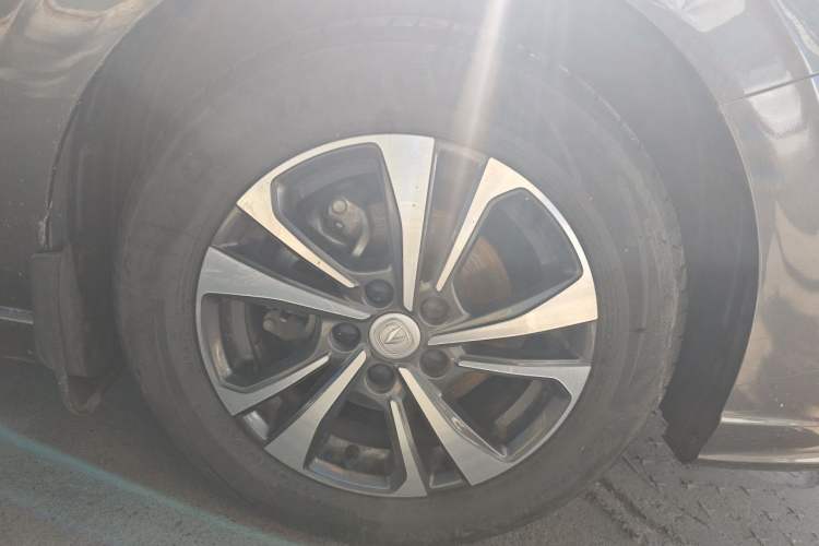 Used CHANGAN Eado 2023 Changan Edition PLUS Blue Whale NE 1.4T GDI DCT Prestige Version Right Front Wheel Hub