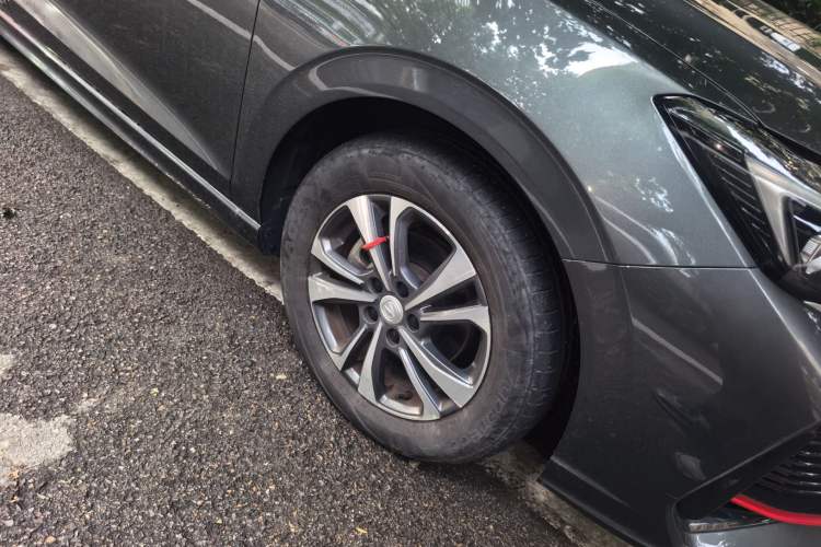 Used CHANGAN Eado 2023 Changan Edition PLUS Blue Whale NE 1.4T GDI DCT Prestige Version Right Front Wheel Hub