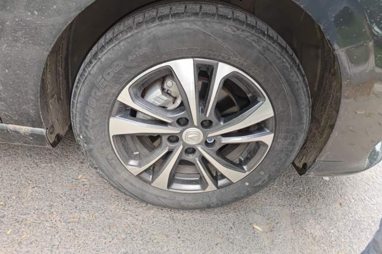 Used CHANGAN Eado 2023 Changan Edition PLUS Blue Whale NE 1.4T GDI DCT Prestige Version Right Front Wheel Hub
