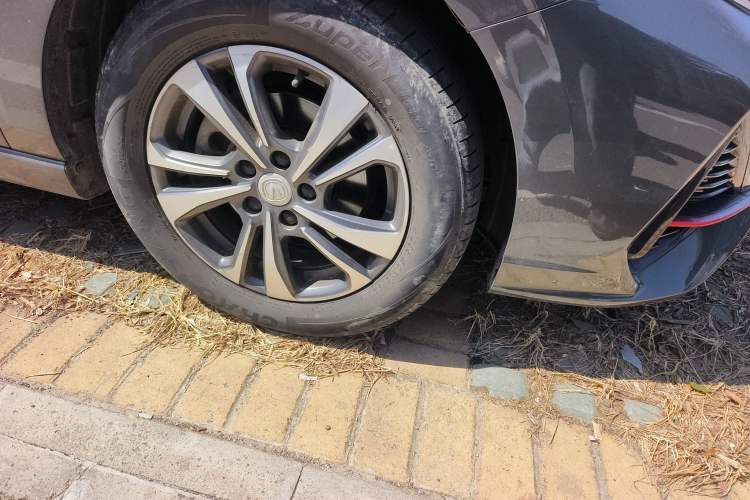 Used CHANGAN Eado 2023 Changan Edition PLUS Blue Whale NE 1.4T GDI DCT Prestige Version Right Front Wheel Hub