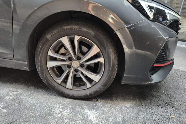Used CHANGAN Eado 2023 Changan Edition PLUS Blue Whale NE 1.4T GDI DCT Prestige Version Right Front Wheel Hub