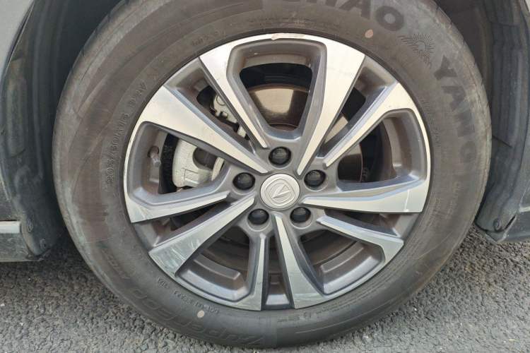 Used CHANGAN Eado 2023 Changan Edition PLUS Blue Whale NE 1.4T GDI DCT Prestige Version Right Front Wheel Hub