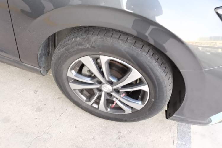 Used CHANGAN Eado 2023 Changan Edition PLUS Blue Whale NE 1.4T GDI DCT Prestige Version Right Front Wheel Hub