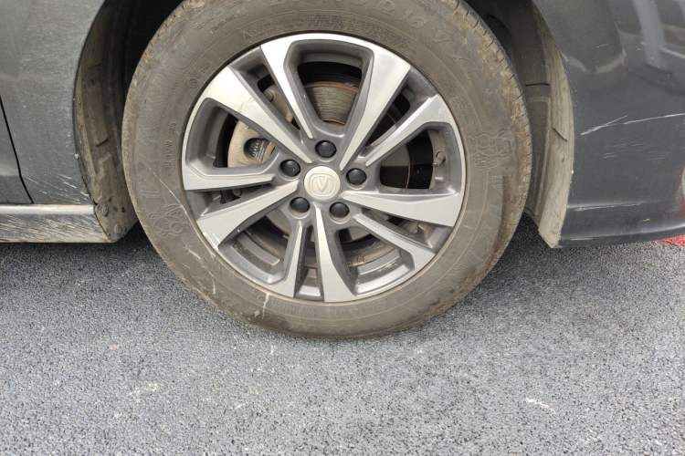 Used CHANGAN Eado 2023 Changan Edition PLUS Blue Whale NE 1.4T GDI DCT Prestige Version Right Front Wheel Hub