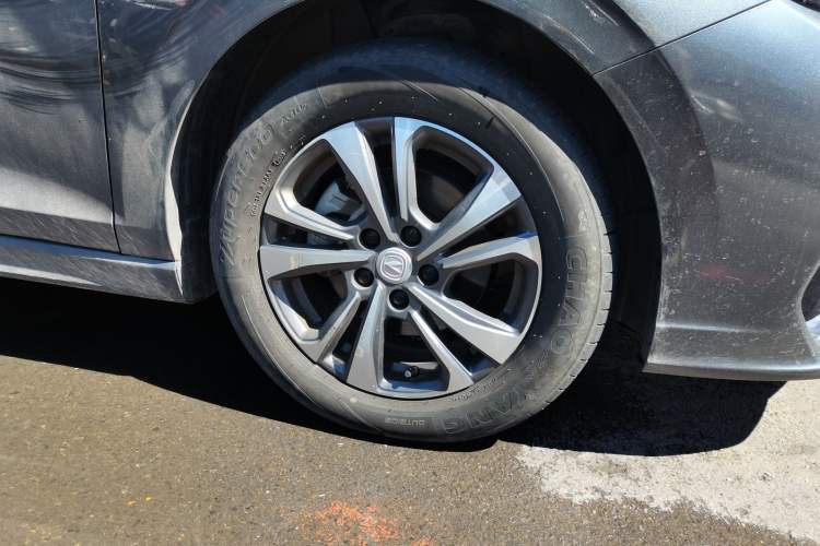 Used CHANGAN Eado 2023 Changan Edition PLUS Blue Whale NE 1.4T GDI DCT Prestige Version Right Front Wheel Hub