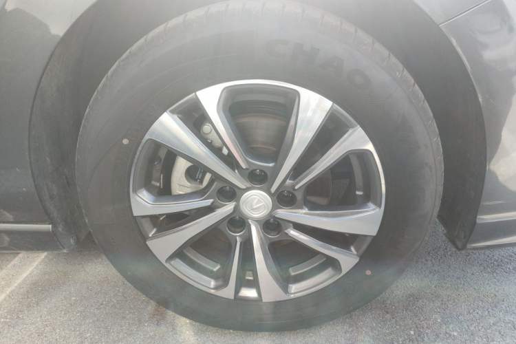 Used CHANGAN Eado 2023 Changan Edition PLUS Blue Whale NE 1.4T GDI DCT Prestige Version Right Front Wheel Hub