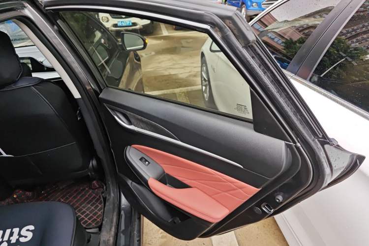 Used CHANGAN Eado 2023 Changan Edition PLUS Blue Whale NE 1.4T GDI DCT Prestige Version Right Rear Door Interior