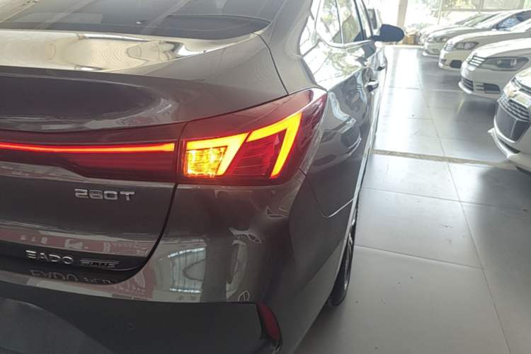 Used CHANGAN Eado 2023 Changan Edition PLUS Blue Whale NE 1.4T GDI DCT Prestige Version Right Rear Taillight