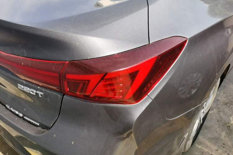 Used CHANGAN Eado 2023 Changan Edition PLUS Blue Whale NE 1.4T GDI DCT Prestige Version Right Rear Taillight