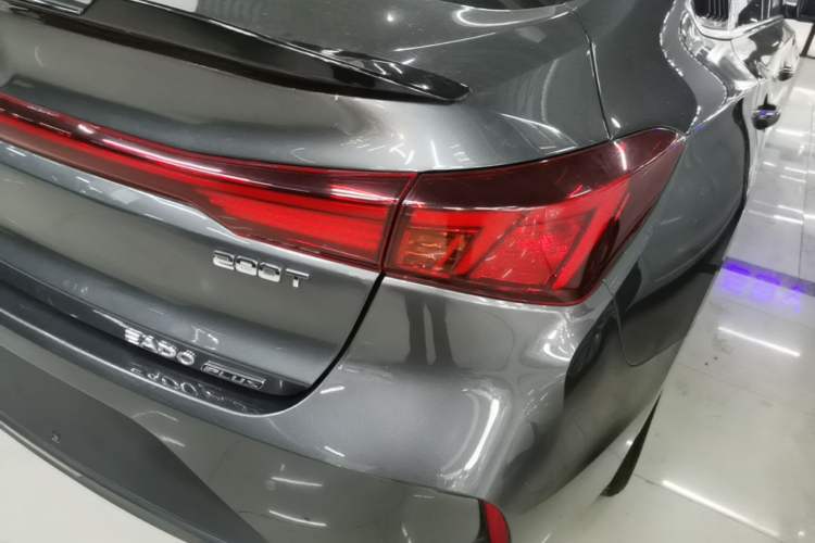 Used CHANGAN Eado 2023 Changan Edition PLUS Blue Whale NE 1.4T GDI DCT Prestige Version Right Rear Taillight
