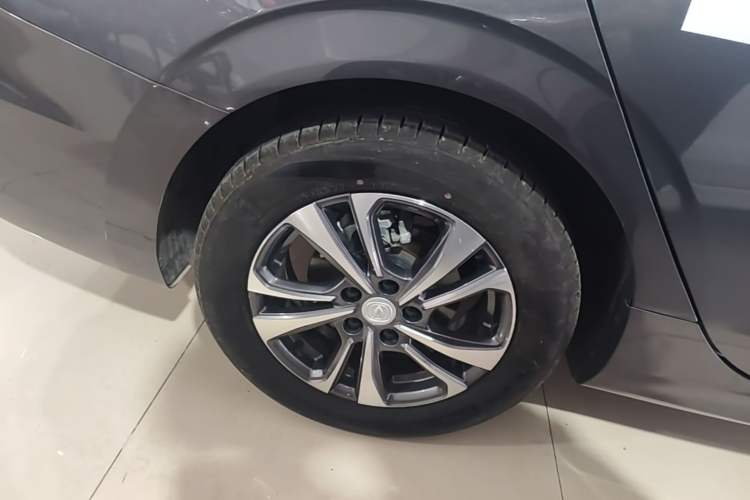 Used CHANGAN Eado 2023 Changan Edition PLUS Blue Whale NE 1.4T GDI DCT Prestige Version Right Rear Wheel Hub