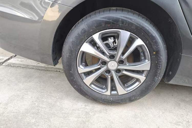 Used CHANGAN Eado 2023 Changan Edition PLUS Blue Whale NE 1.4T GDI DCT Prestige Version Right Rear Wheel Hub