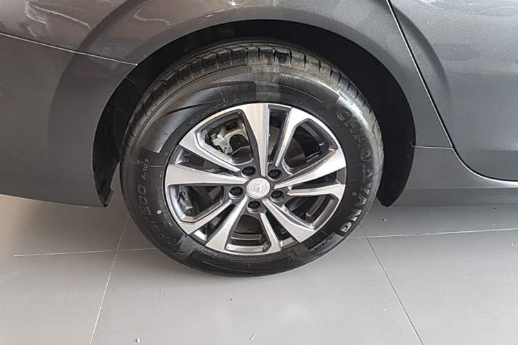 Used CHANGAN Eado 2023 Changan Edition PLUS Blue Whale NE 1.4T GDI DCT Prestige Version Right Rear Wheel Hub