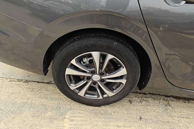 Used CHANGAN Eado 2023 Changan Edition PLUS Blue Whale NE 1.4T GDI DCT Prestige Version Right Rear Wheel Hub