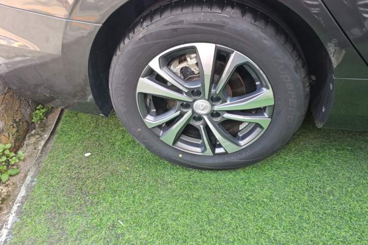 Used CHANGAN Eado 2023 Changan Edition PLUS Blue Whale NE 1.4T GDI DCT Prestige Version Right Rear Wheel Hub