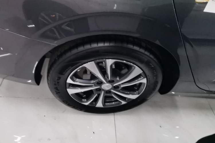 Used CHANGAN Eado 2023 Changan Edition PLUS Blue Whale NE 1.4T GDI DCT Prestige Version Right Rear Wheel Hub