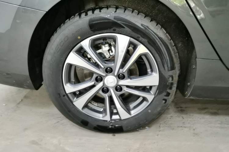 Used CHANGAN Eado 2023 Changan Edition PLUS Blue Whale NE 1.4T GDI DCT Prestige Version Right Rear Wheel Hub