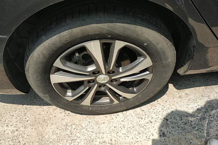Used CHANGAN Eado 2023 Changan Edition PLUS Blue Whale NE 1.4T GDI DCT Prestige Version Right Rear Wheel Hub