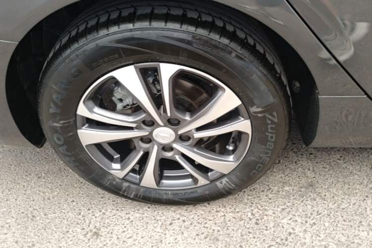 Used CHANGAN Eado 2023 Changan Edition PLUS Blue Whale NE 1.4T GDI DCT Prestige Version Right Rear Wheel Hub