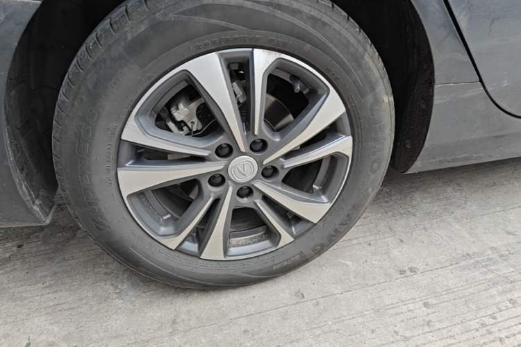 Used CHANGAN Eado 2023 Changan Edition PLUS Blue Whale NE 1.4T GDI DCT Prestige Version Right Rear Wheel Hub