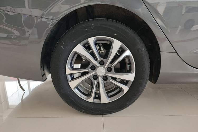 Used CHANGAN Eado 2023 Changan Edition PLUS Blue Whale NE 1.4T GDI DCT Prestige Version Right Rear Wheel Hub