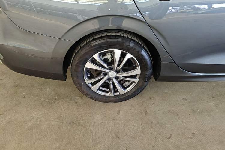 Used CHANGAN Eado 2023 Changan Edition PLUS Blue Whale NE 1.4T GDI DCT Prestige Version Right Rear Wheel Hub
